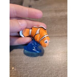 Finding Nemo Flounder fish Disney toy figure